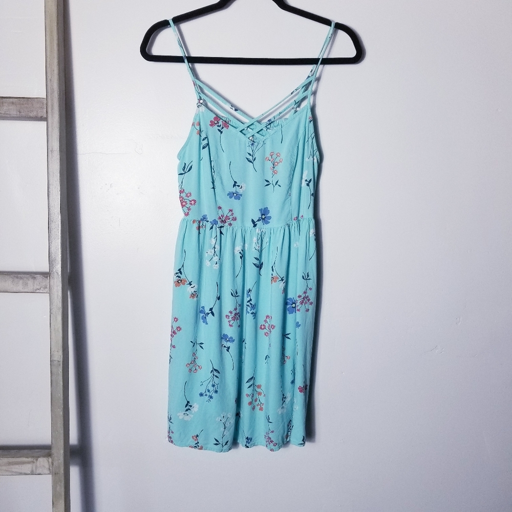 SO BLUE WITH FLOWERS DRESS WITH ADJUSTABLE STRAPS SIZE MEDIUM